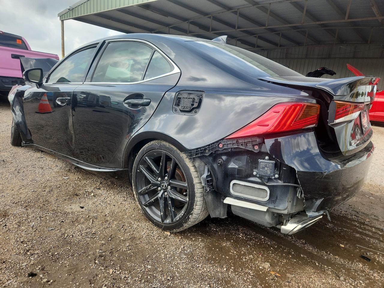 2018 LEXUS IS 300 — снимка 2