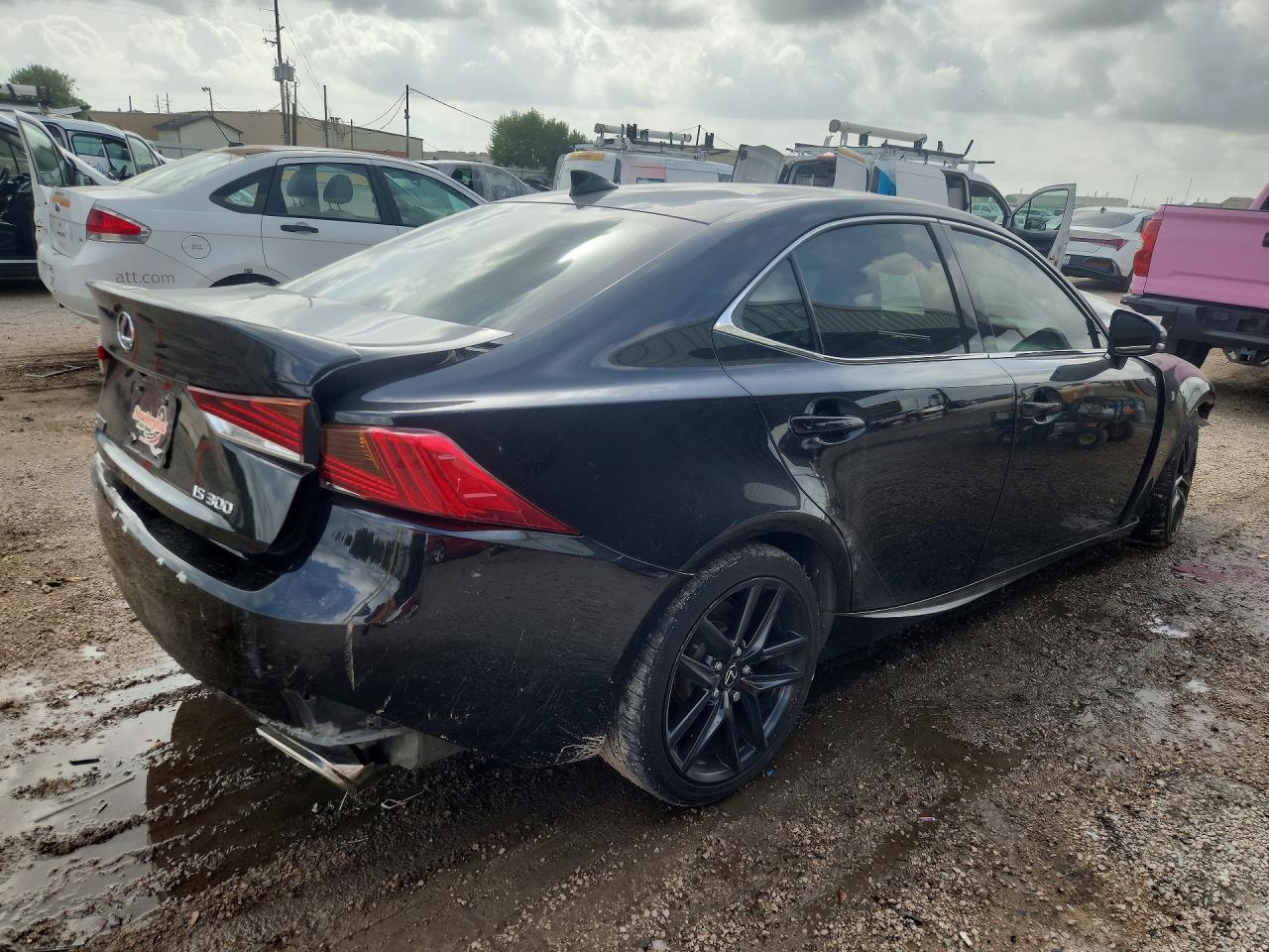 2018 LEXUS IS 300 — снимка 3