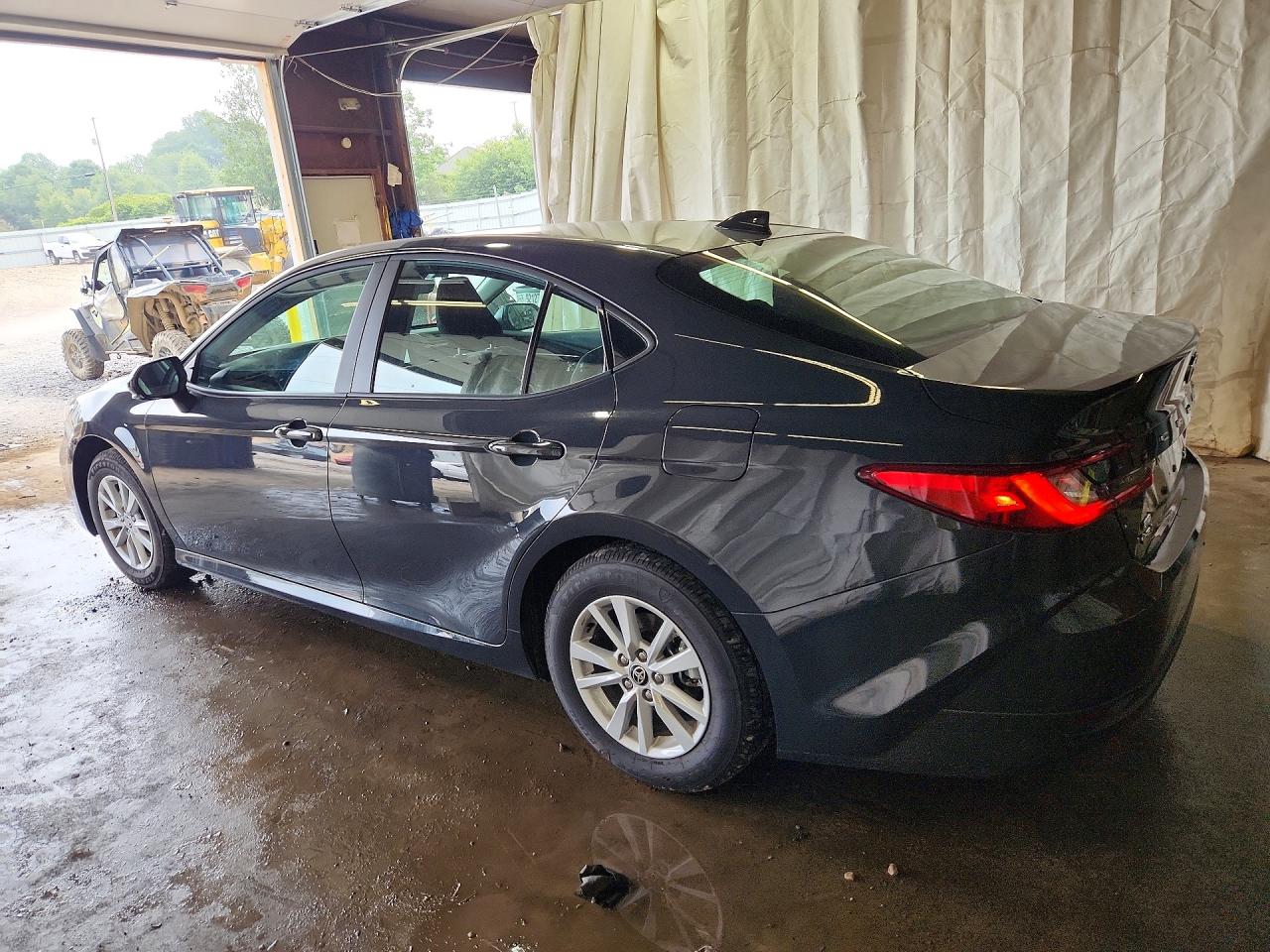 2026 TOYOTA CAMRY LE — снимка 2