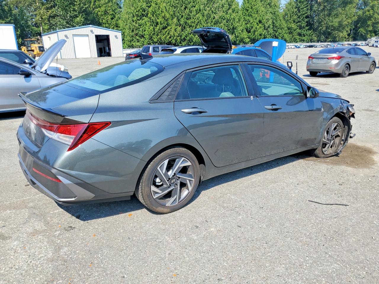 2025 HYUNDAI ELANTRA SEL SPORT — снимка 3