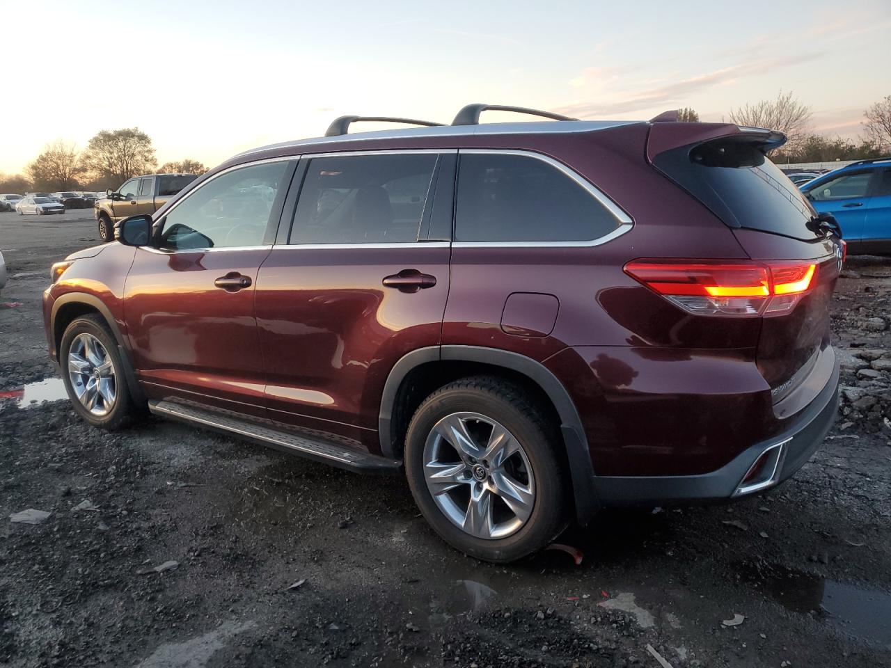 2018 TOYOTA HIGHLANDER LIMITED — снимка 2