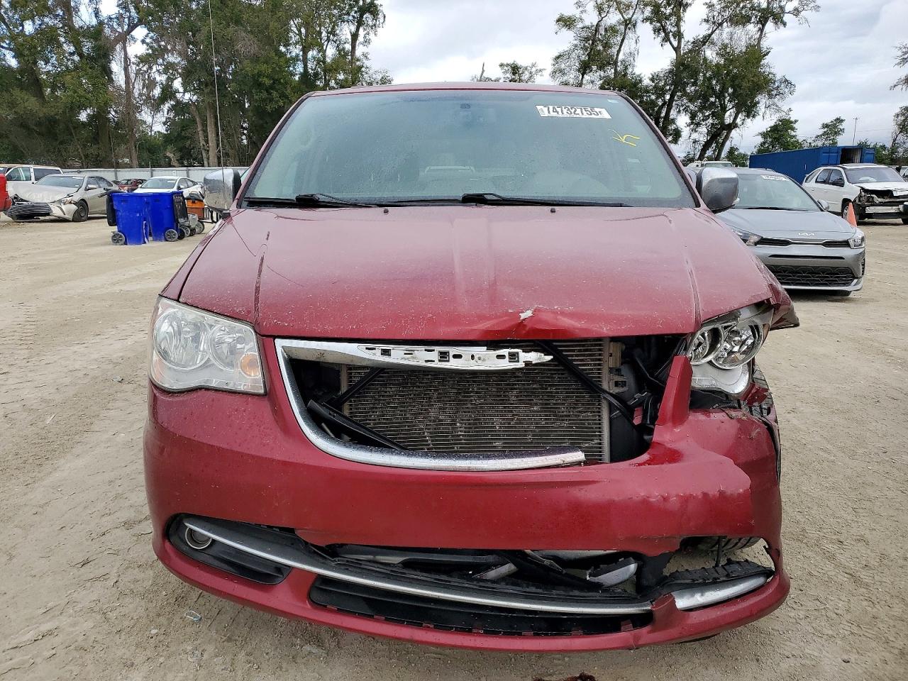 2015 CHRYSLER TOWN & COUNTRY TOURING L — снимка 5