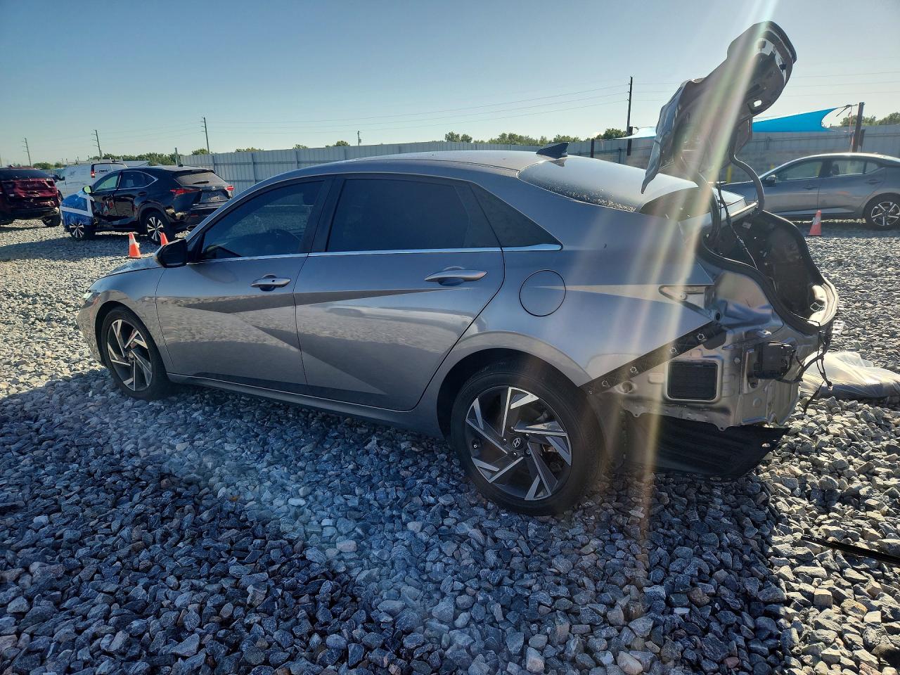 2024 HYUNDAI ELANTRA SEL — снимка 2