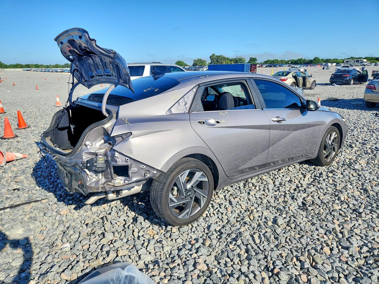 2024 HYUNDAI ELANTRA SEL — снимка 3