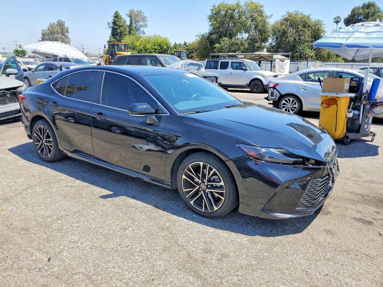 2025 TOYOTA CAMRY XLE — снимка 4