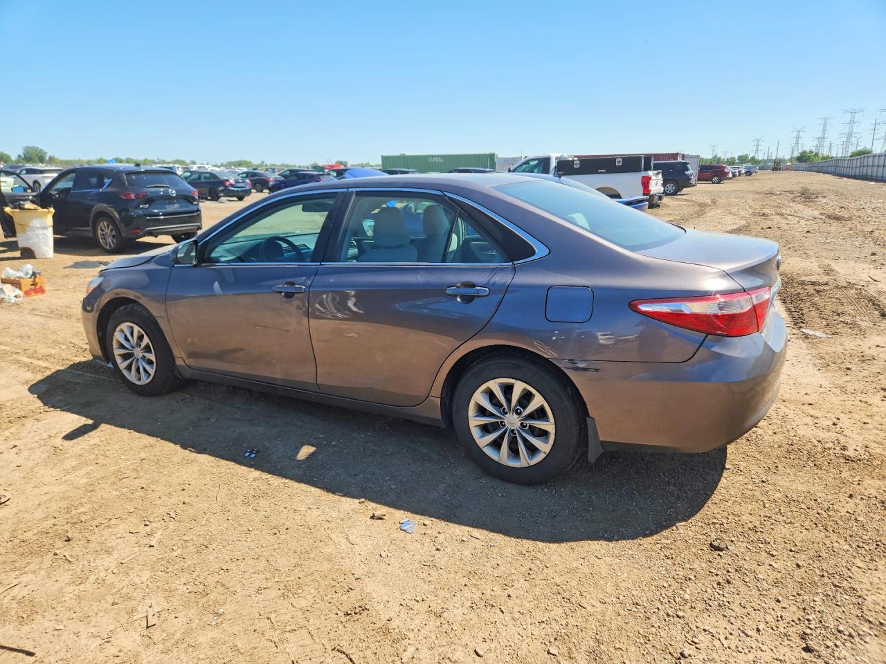 2015 TOYOTA CAMRY LE — снимка 2