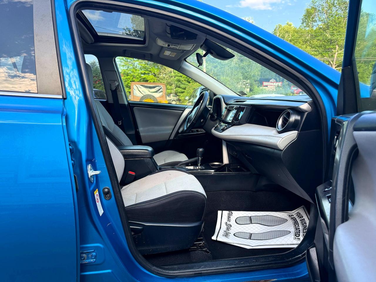 2017 TOYOTA RAV4 XLE — снимка 5