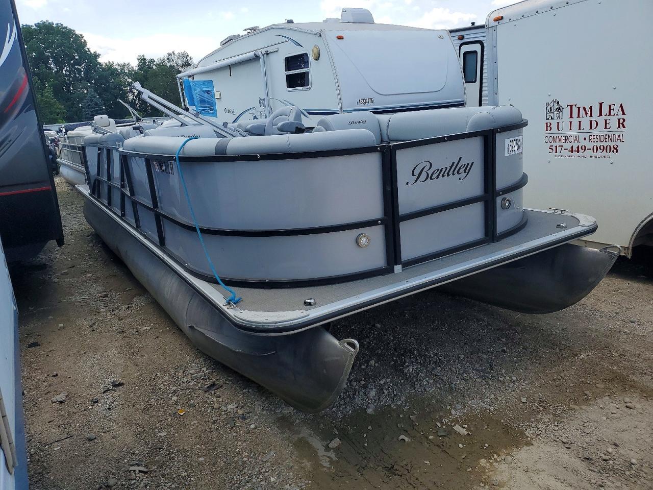 2019 BENTLEY 240 NAVIGATOR SE