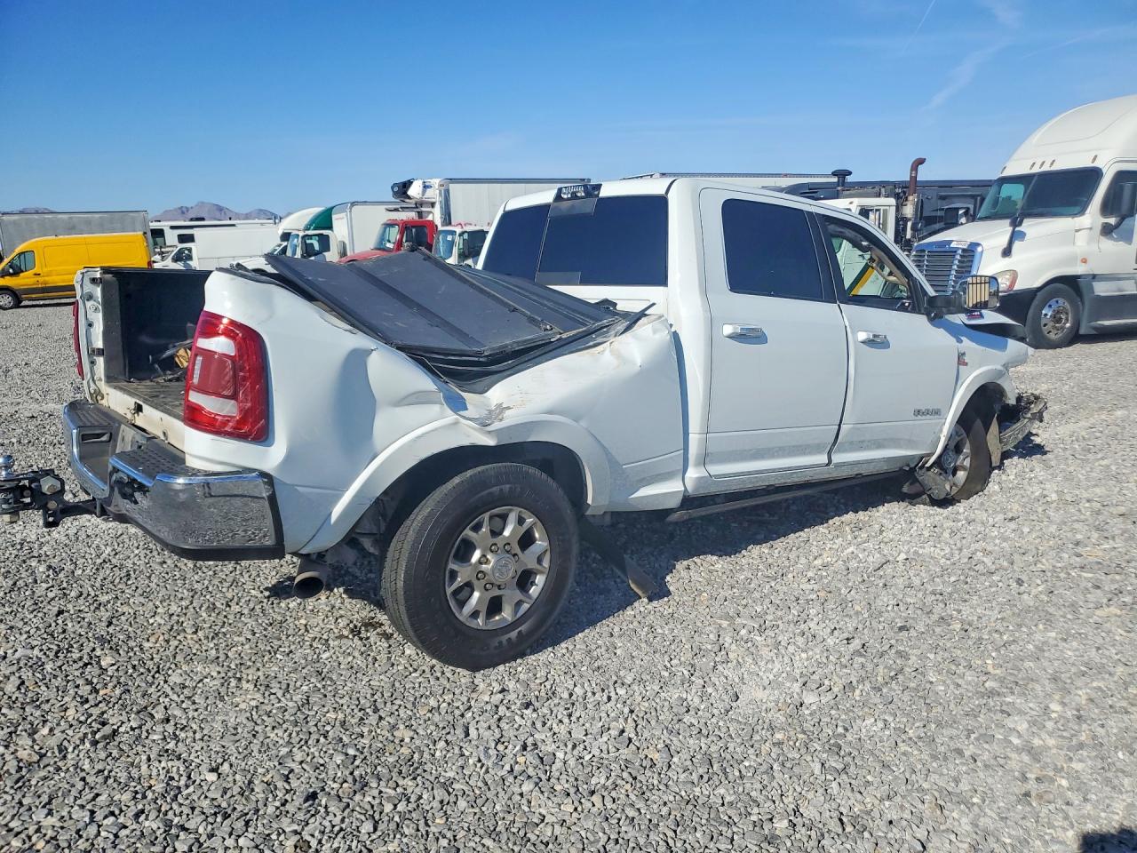 2022 RAM 2500 LARAMIE — снимка 3