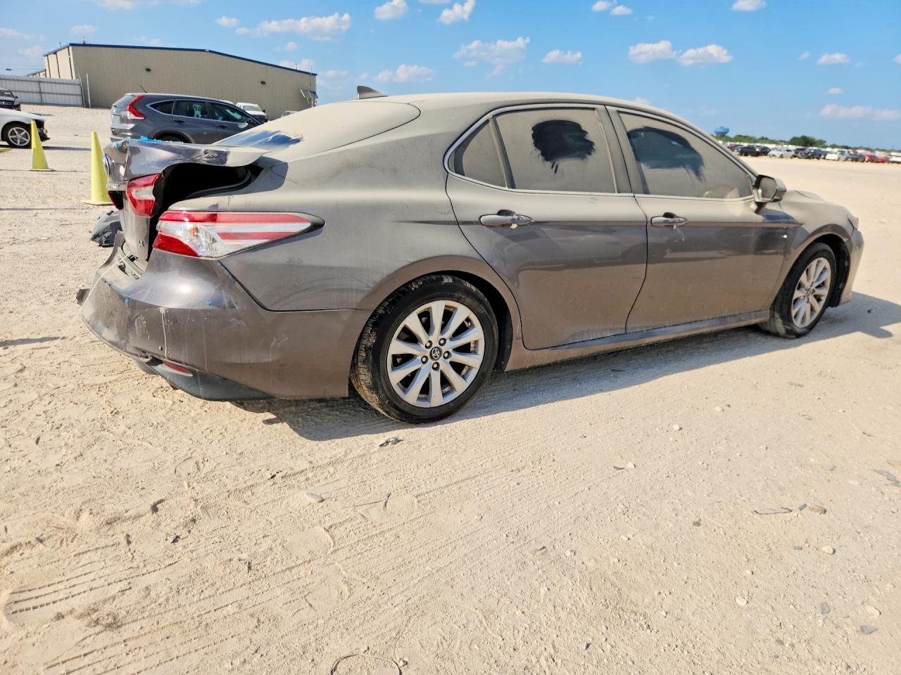 2020 TOYOTA CAMRY LE — снимка 3