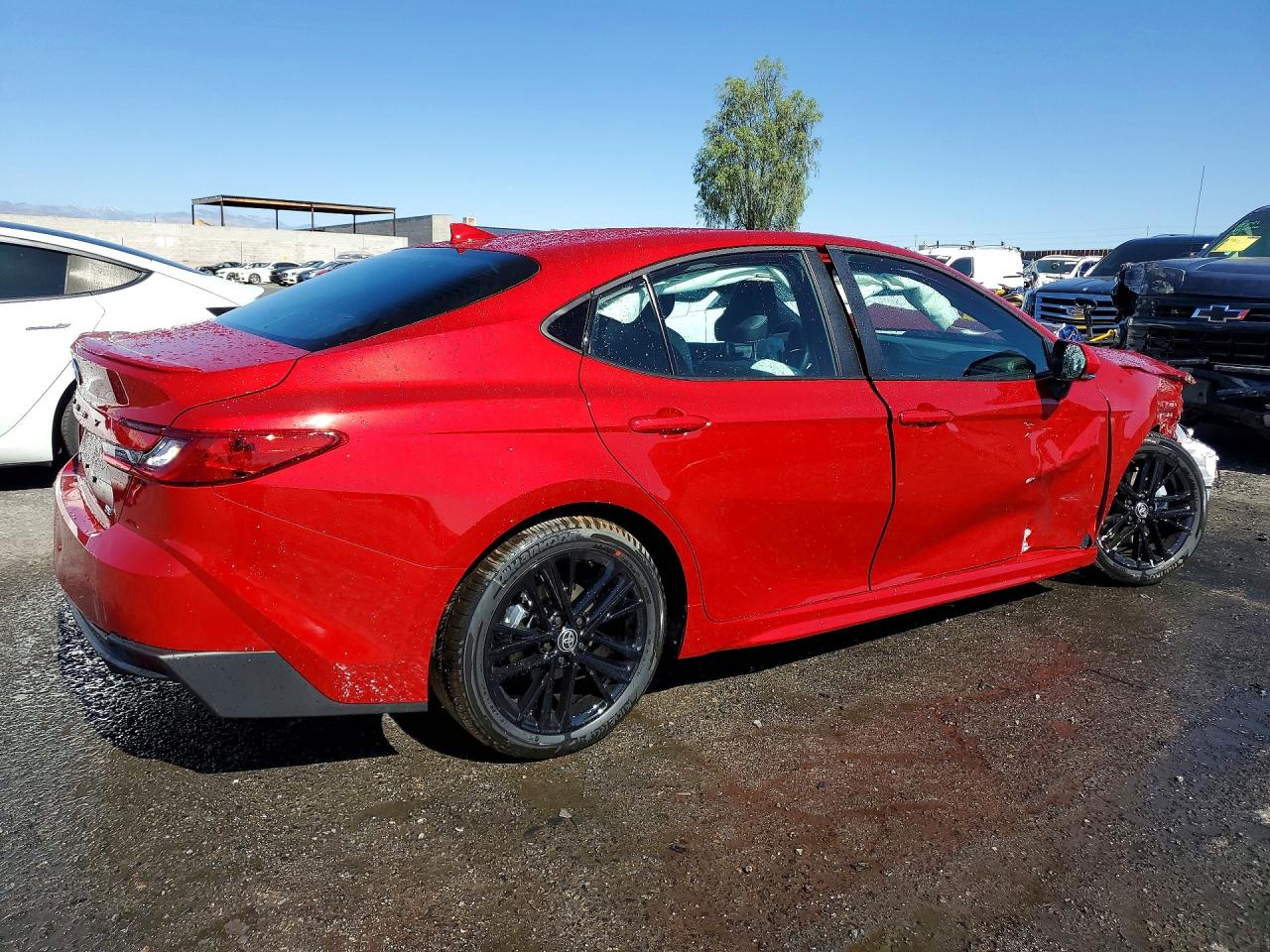 2026 TOYOTA CAMRY SE — снимка 3