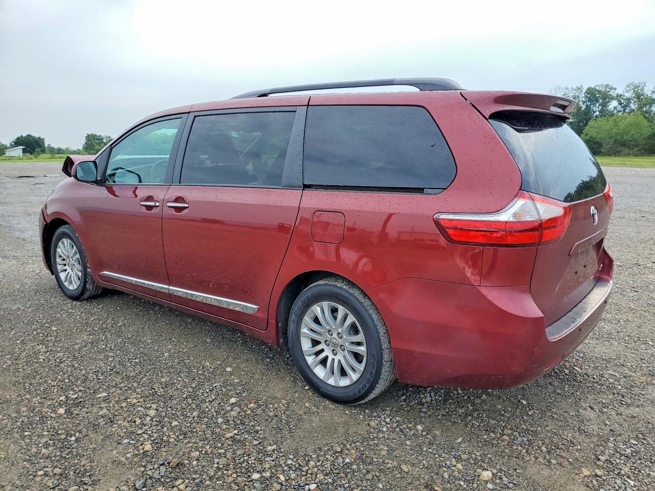 2016 TOYOTA SIENNA XLE 8-PASSENGER — снимка 2