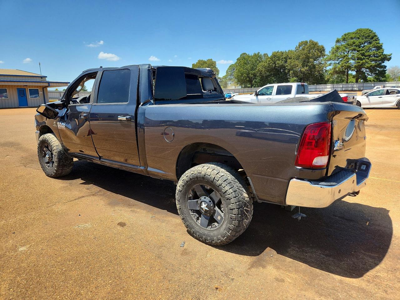 2015 RAM 2500 SLT — снимка 2