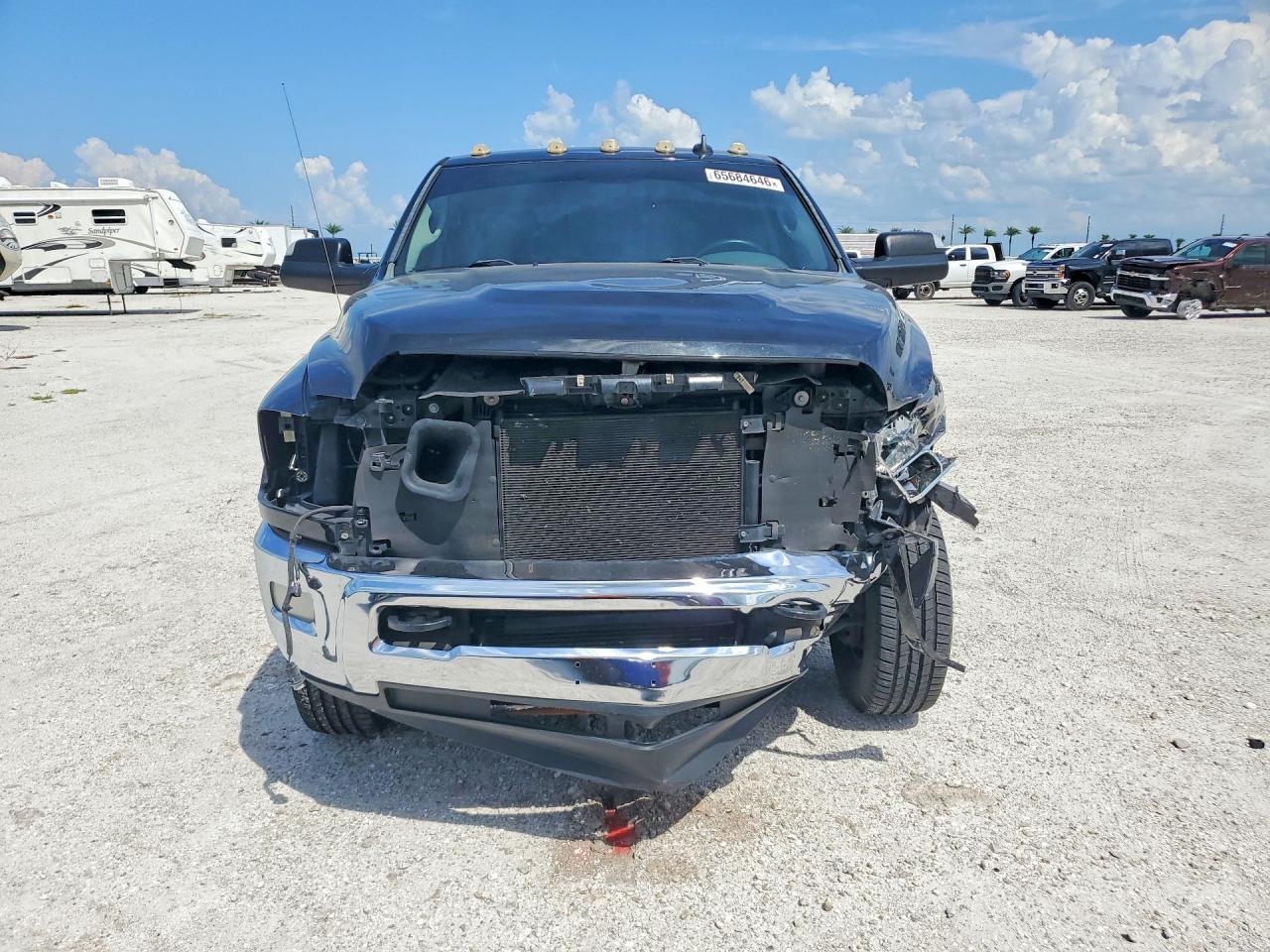 2016 RAM 3500 SLT — снимка 5