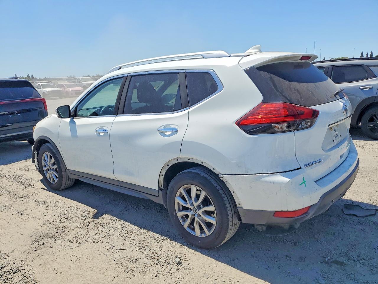 2017 NISSAN ROGUE SV — снимка 2