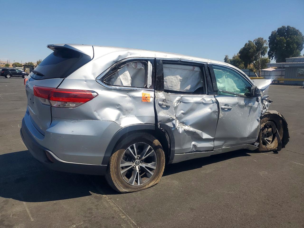2018 TOYOTA HIGHLANDER LE — снимка 3