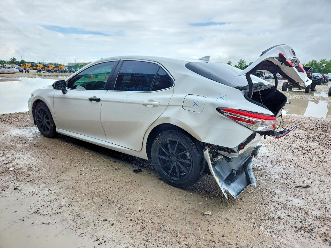 2020 TOYOTA CAMRY LE — снимка 2