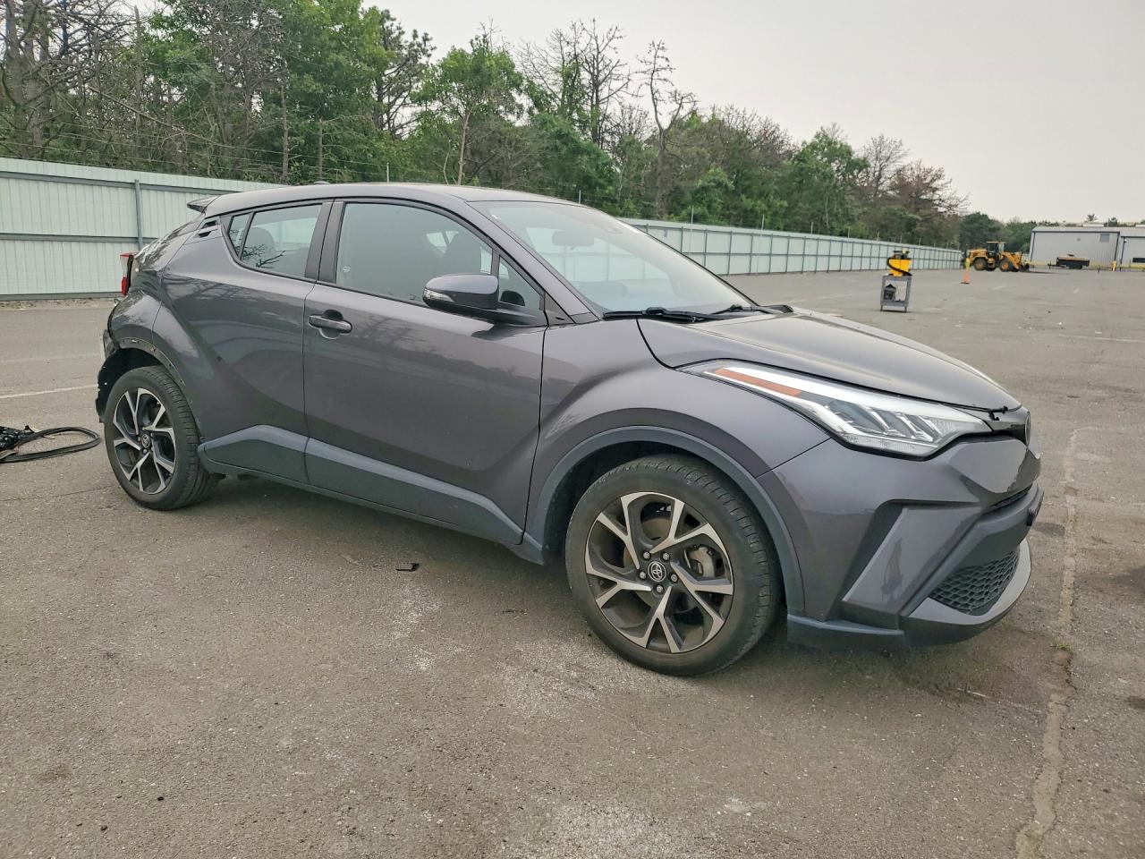 2022 TOYOTA C-HR XLE — снимка 4
