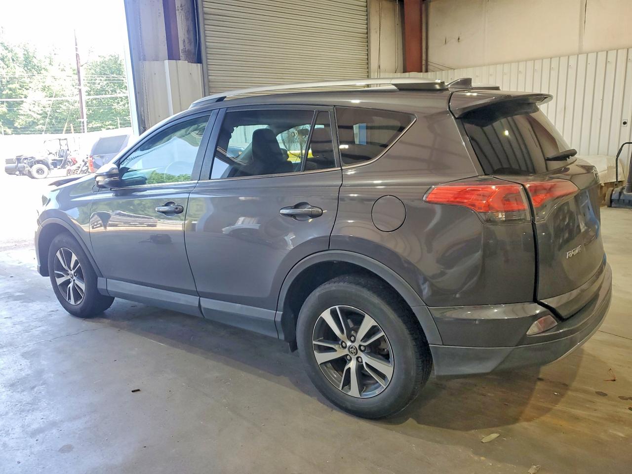 2017 TOYOTA RAV4 — снимка 2