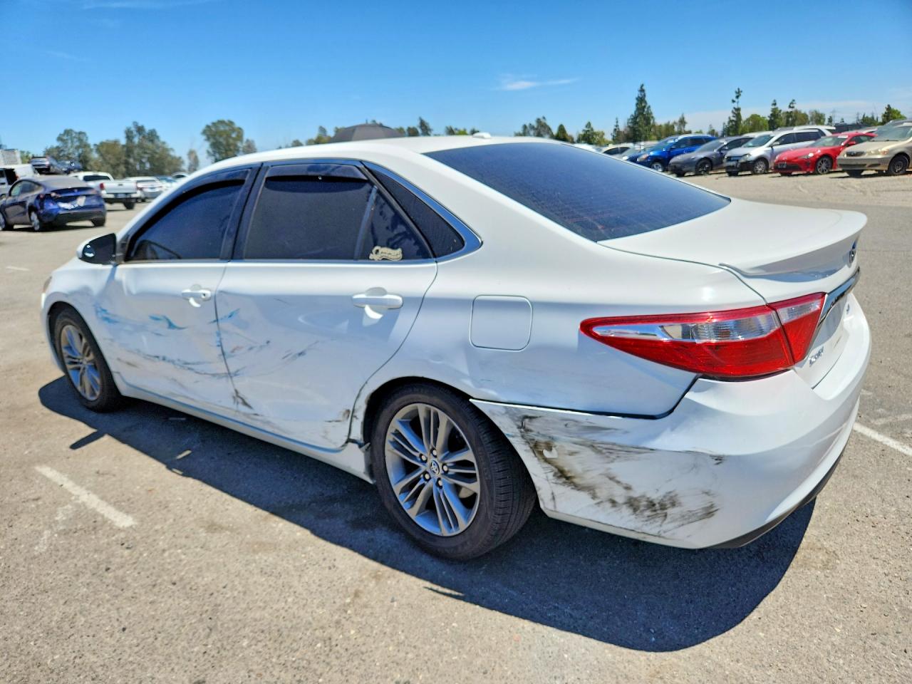 2015 TOYOTA CAMRY SE — снимка 2
