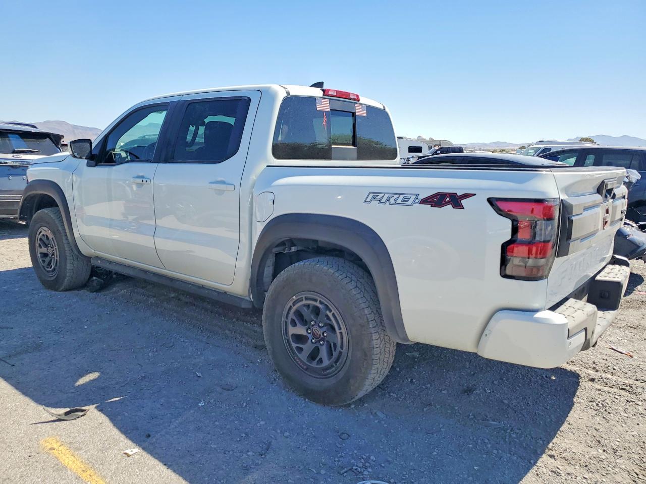 2025 NISSAN FRONTIER PRO-4X — снимка 2