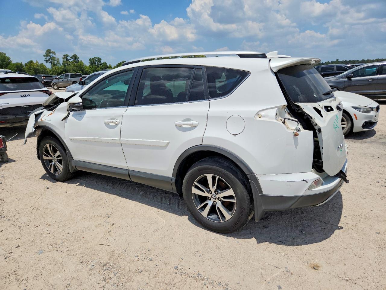 2016 TOYOTA RAV4 XLE — снимка 2