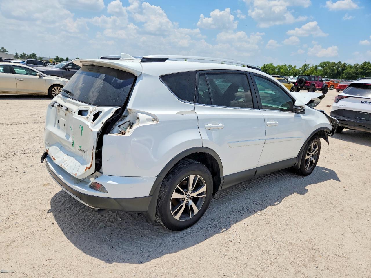 2016 TOYOTA RAV4 XLE — снимка 3