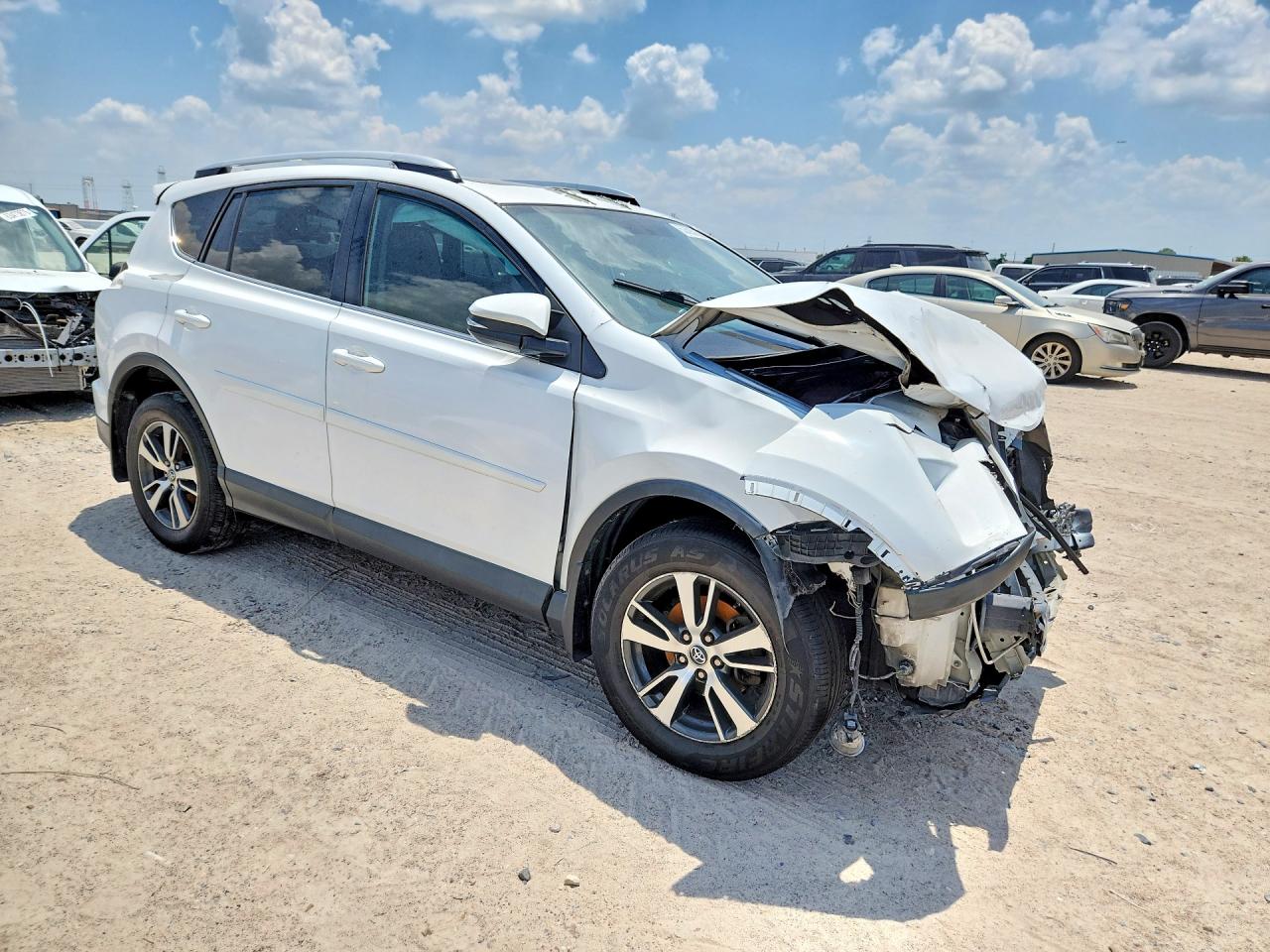 2016 TOYOTA RAV4 XLE — снимка 4