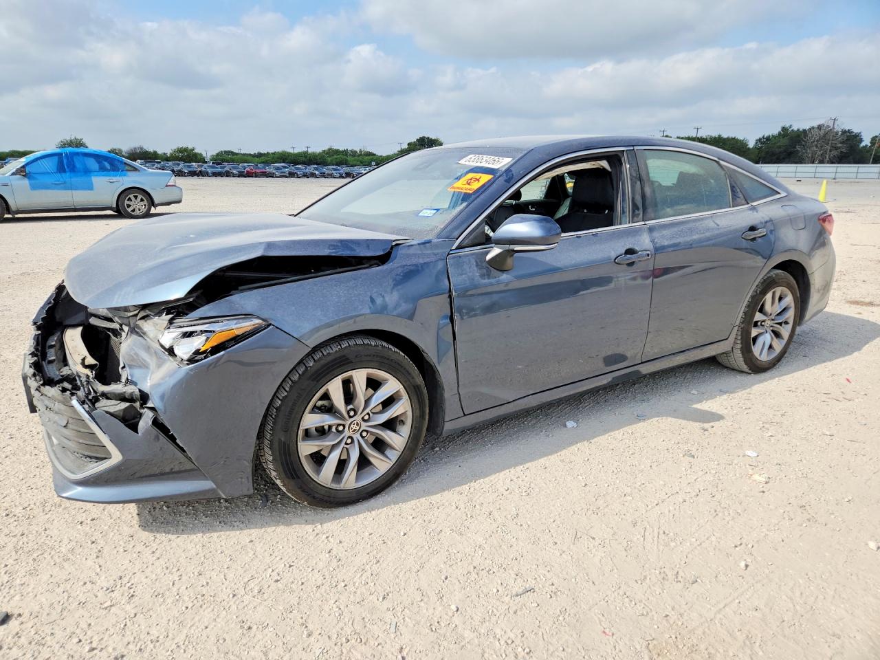 2022 TOYOTA AVALON XLE