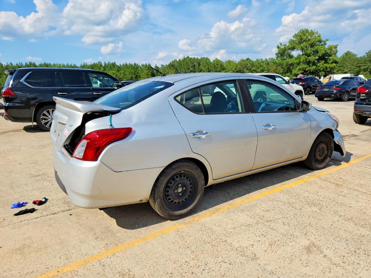 2017 NISSAN VERSA 1.6 SV — снимка 3