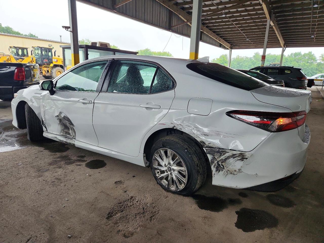 2024 TOYOTA CAMRY LE — снимка 2