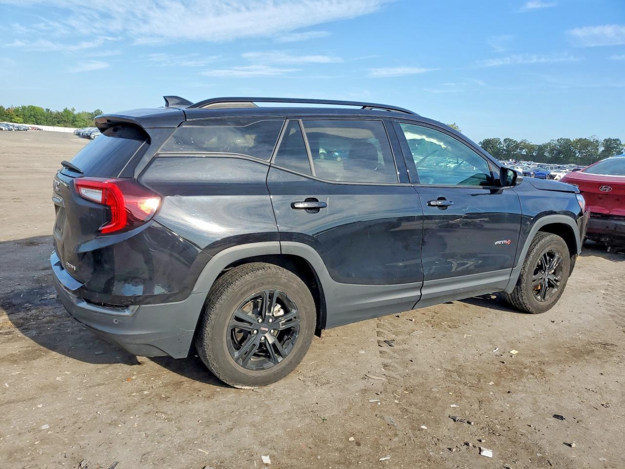 2024 GMC TERRAIN AT4 — снимка 3