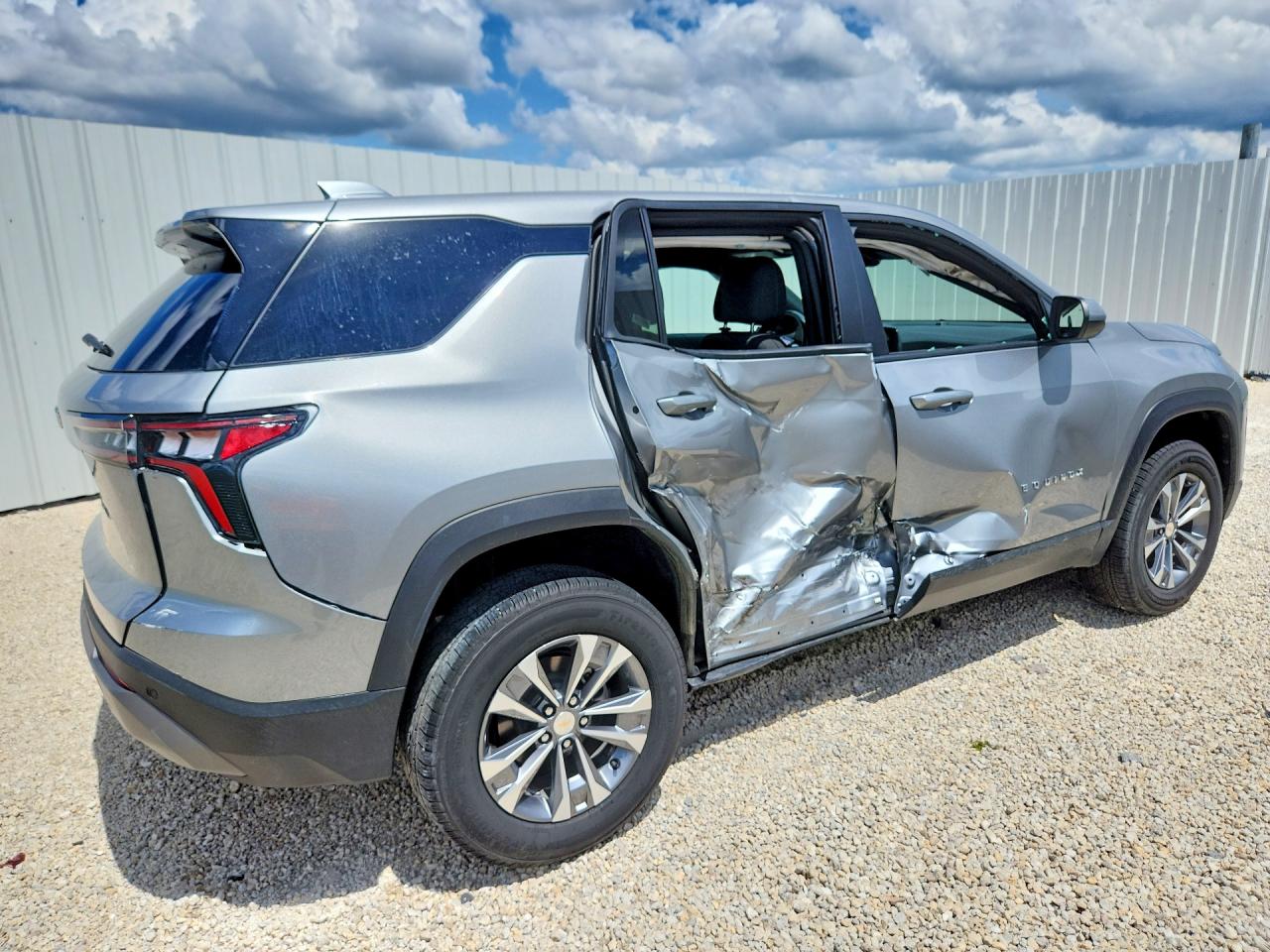 2026 CHEVROLET EQUINOX LT — снимка 3