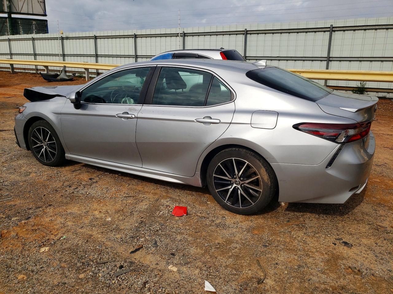 2021 TOYOTA CAMRY SE — снимка 2
