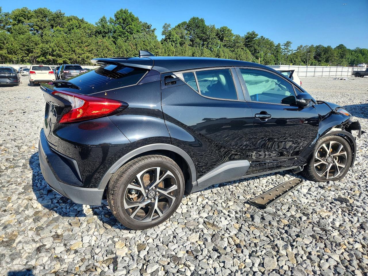 2022 TOYOTA C-HR XLE — снимка 3
