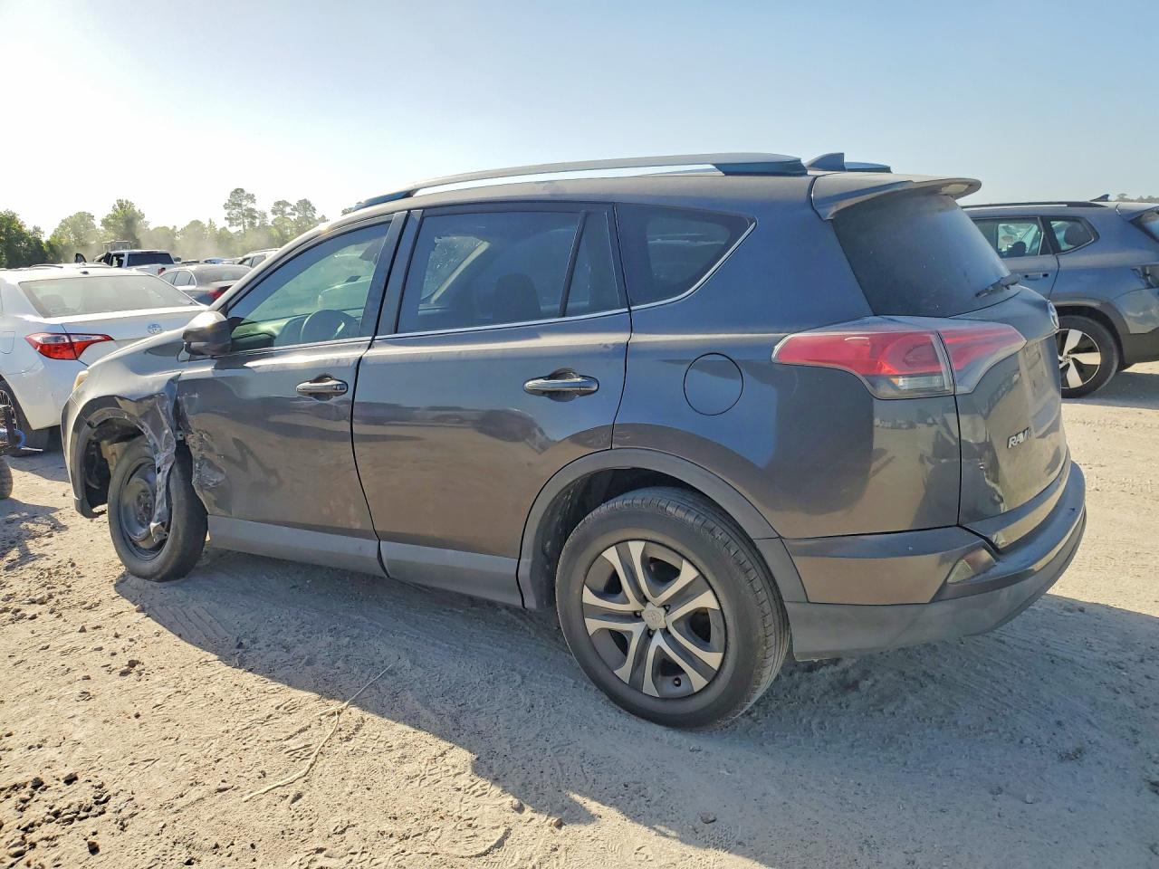 2017 TOYOTA RAV4 LE — снимка 2