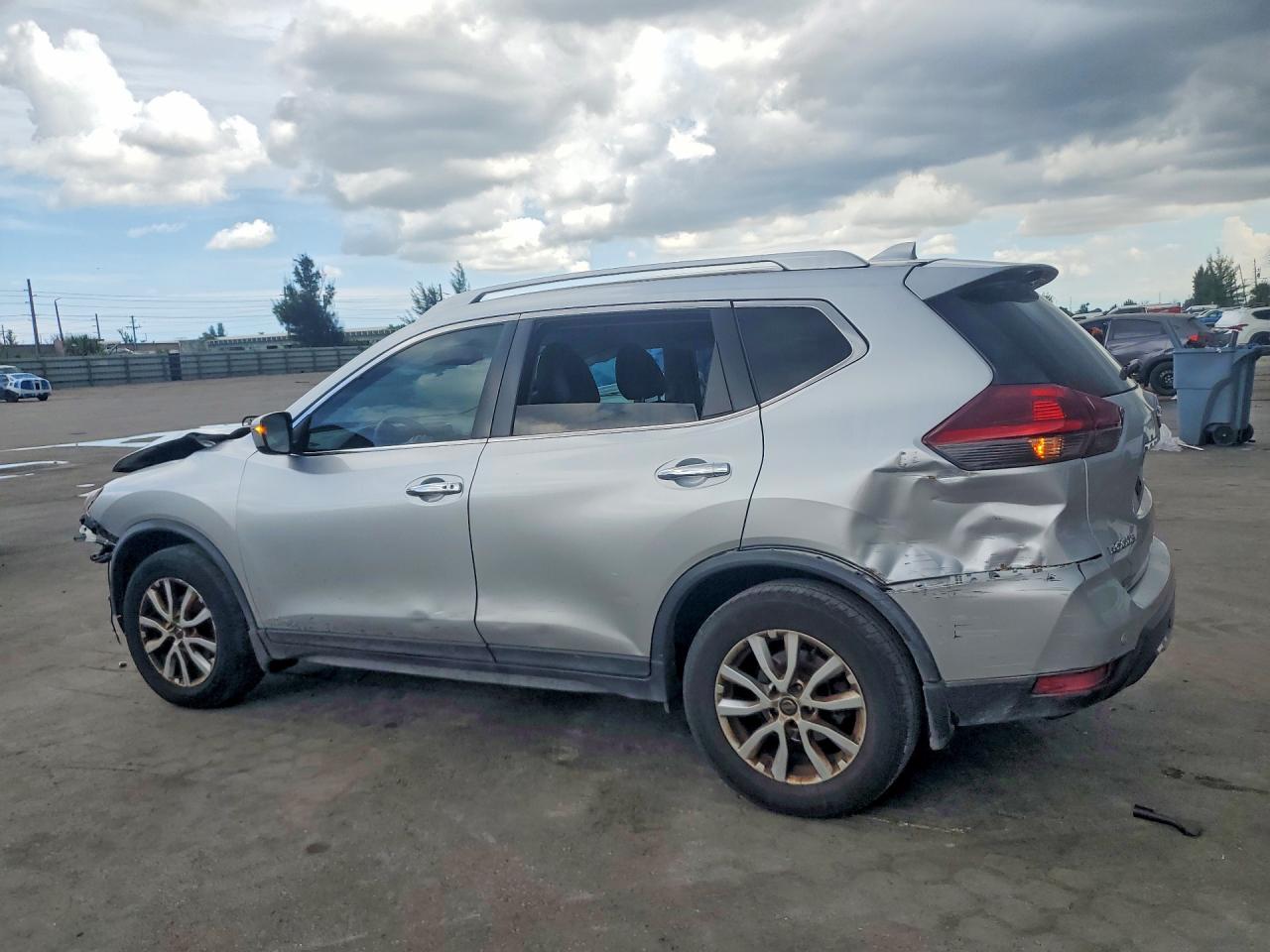 2019 NISSAN ROGUE SV — снимка 2