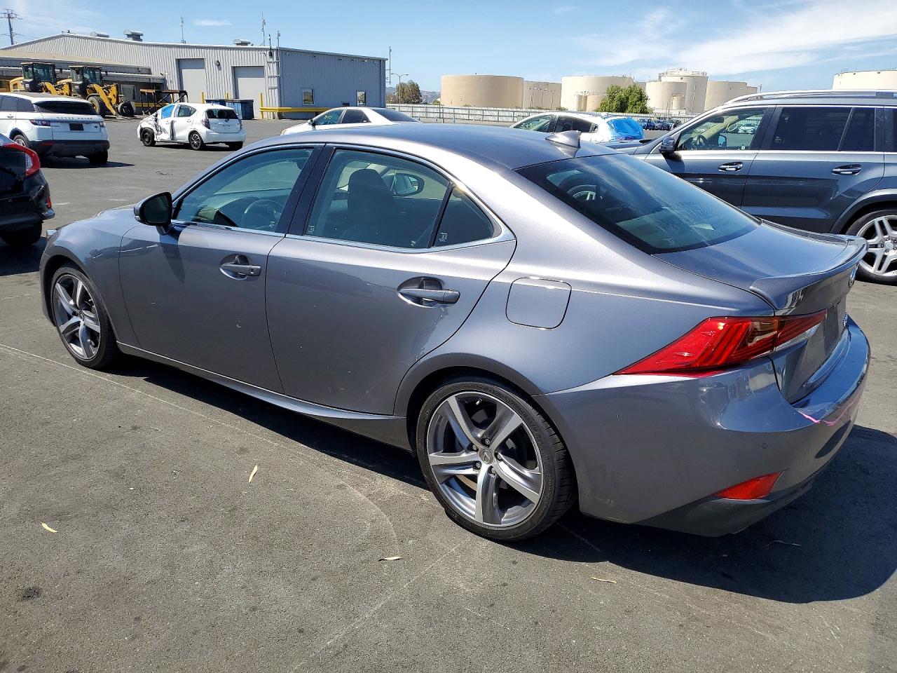 2017 LEXUS IS 200T — снимка 2