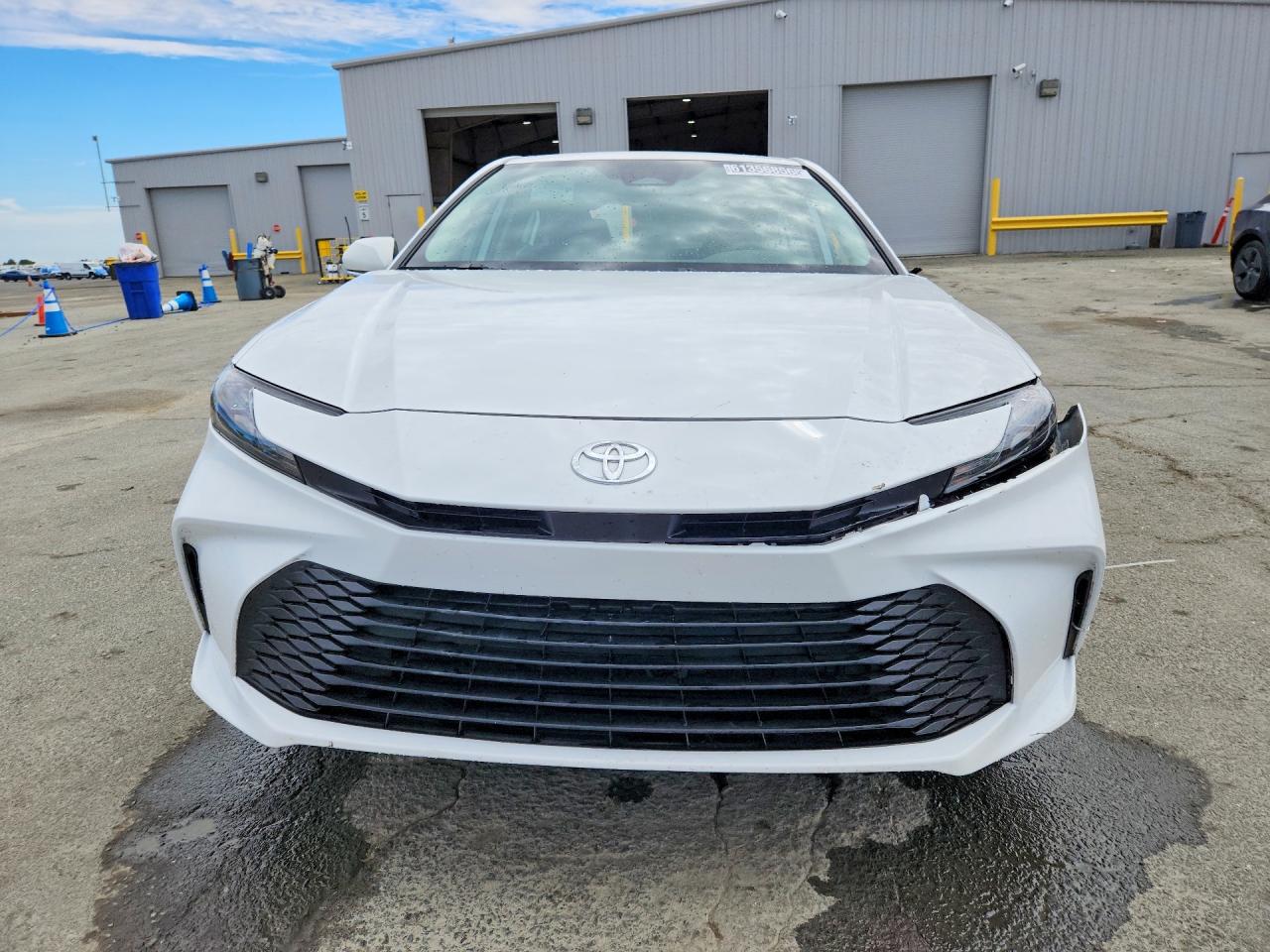 2026 TOYOTA CAMRY LE — снимка 5