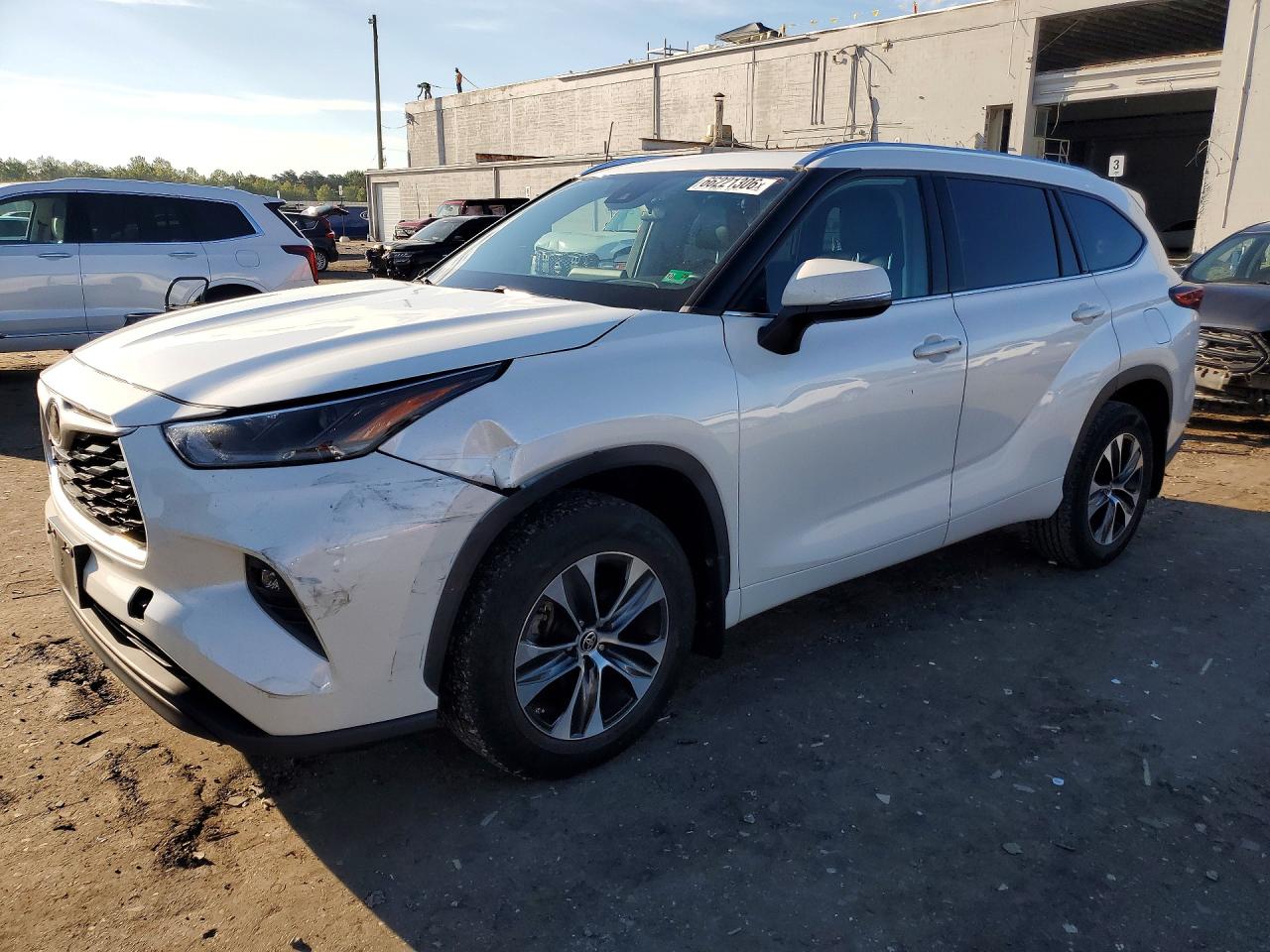 2021 TOYOTA HIGHLANDER XLE