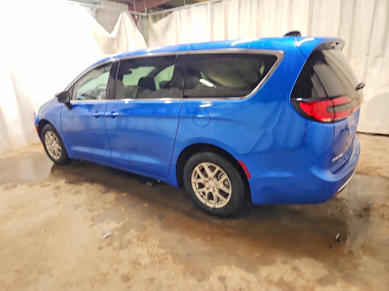 2027 CHRYSLER PACIFICA SELECT — снимка 2