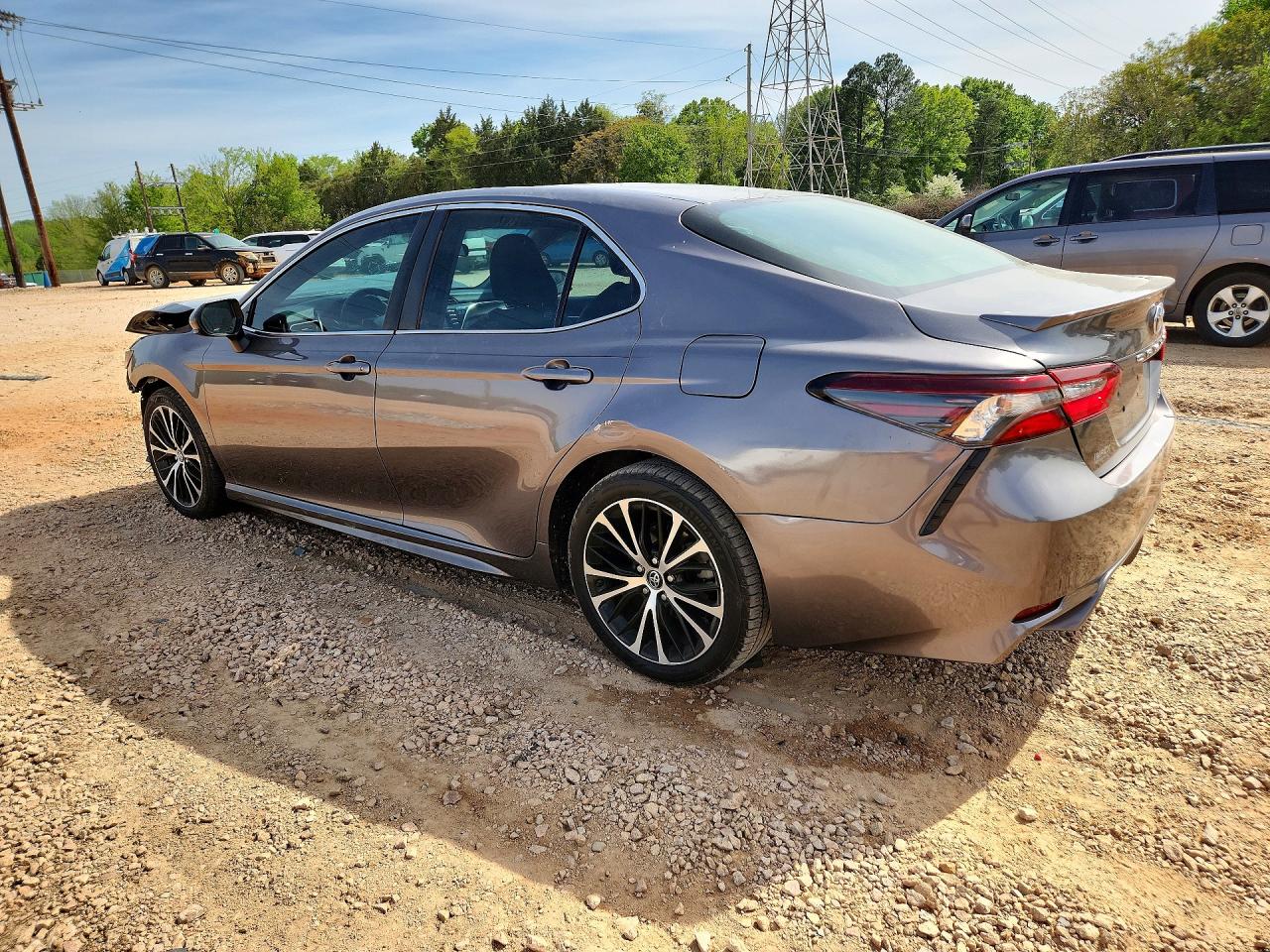 2018 TOYOTA CAMRY SE — снимка 2