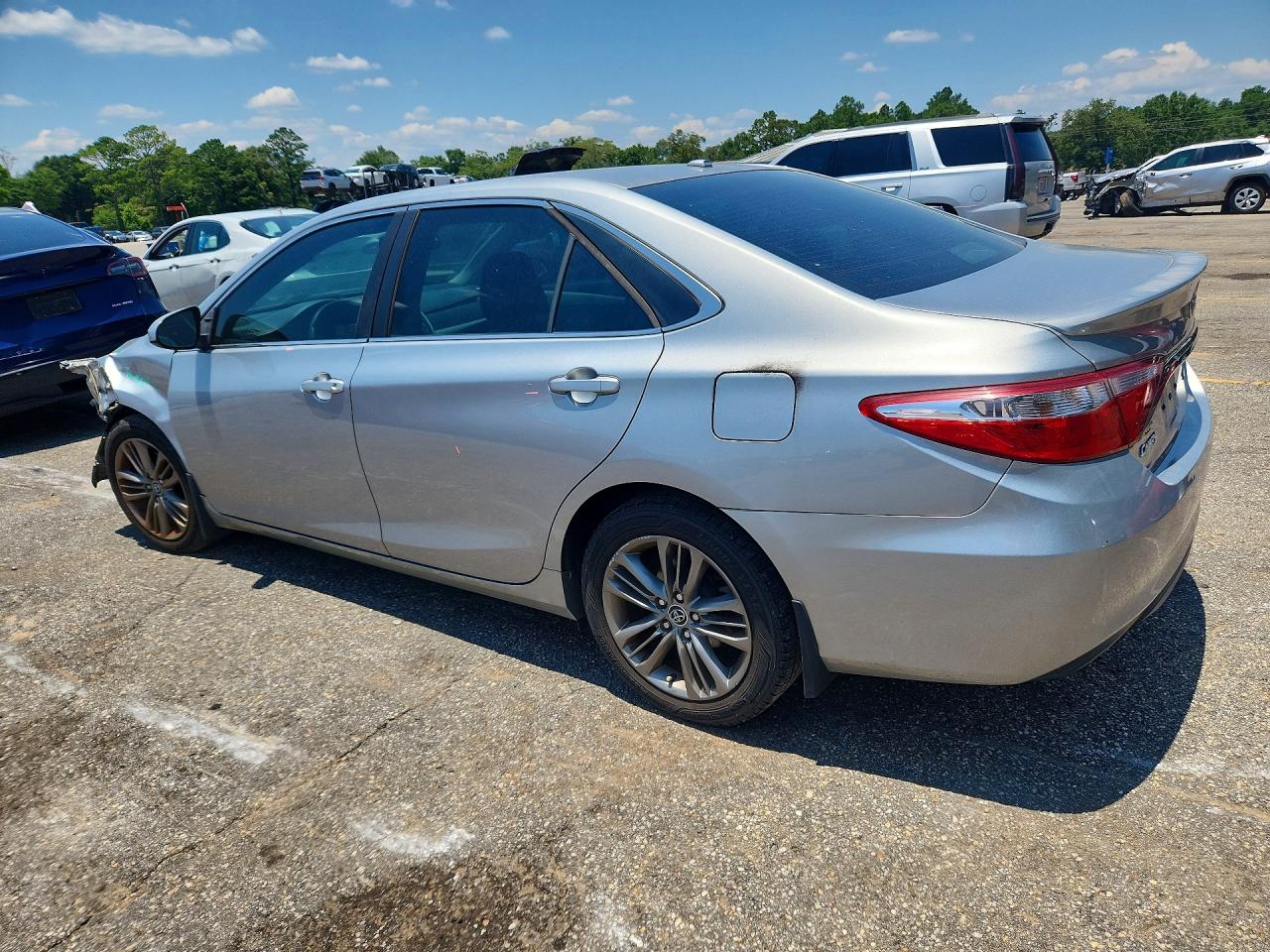 2015 TOYOTA CAMRY SE — снимка 2