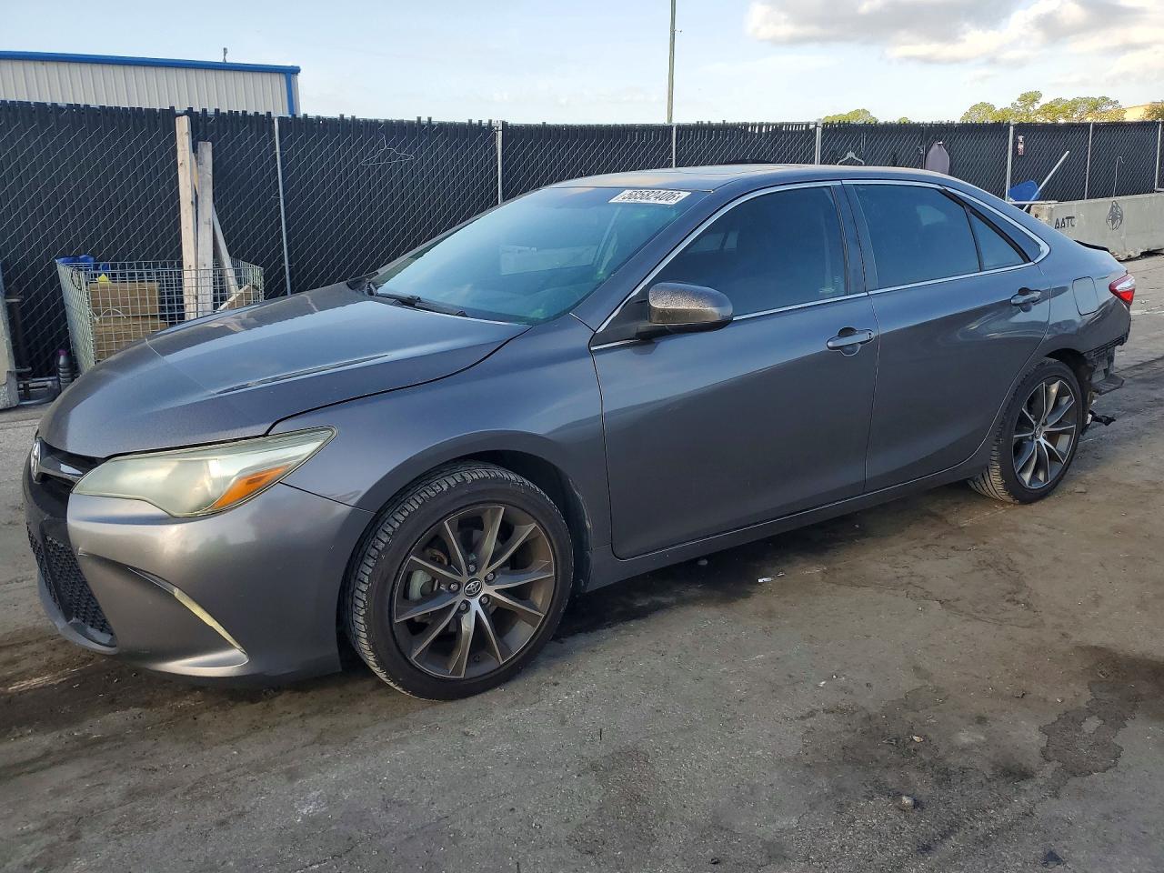 2016 TOYOTA CAMRY XSE