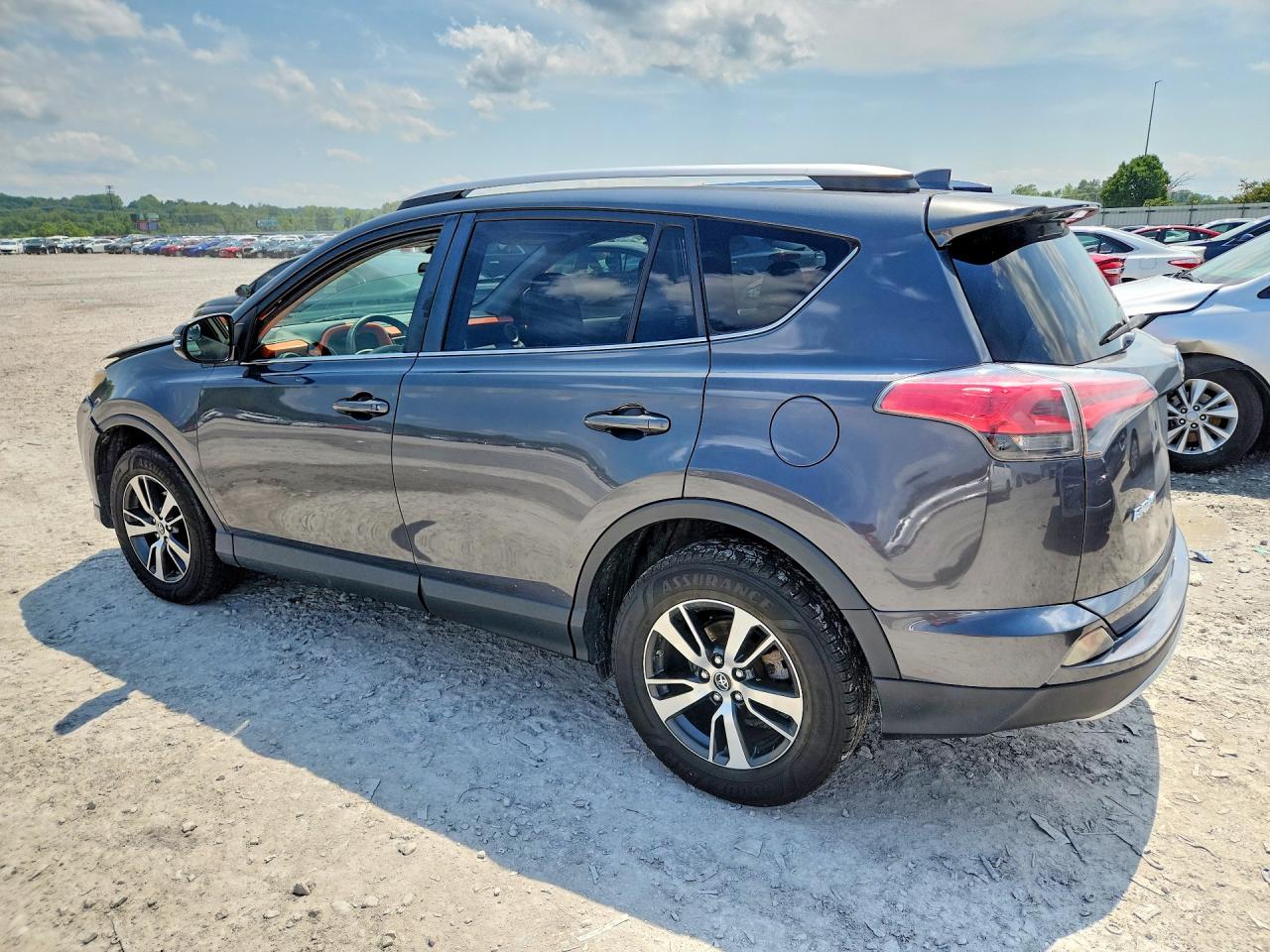 2016 TOYOTA RAV4 XLE — снимка 2