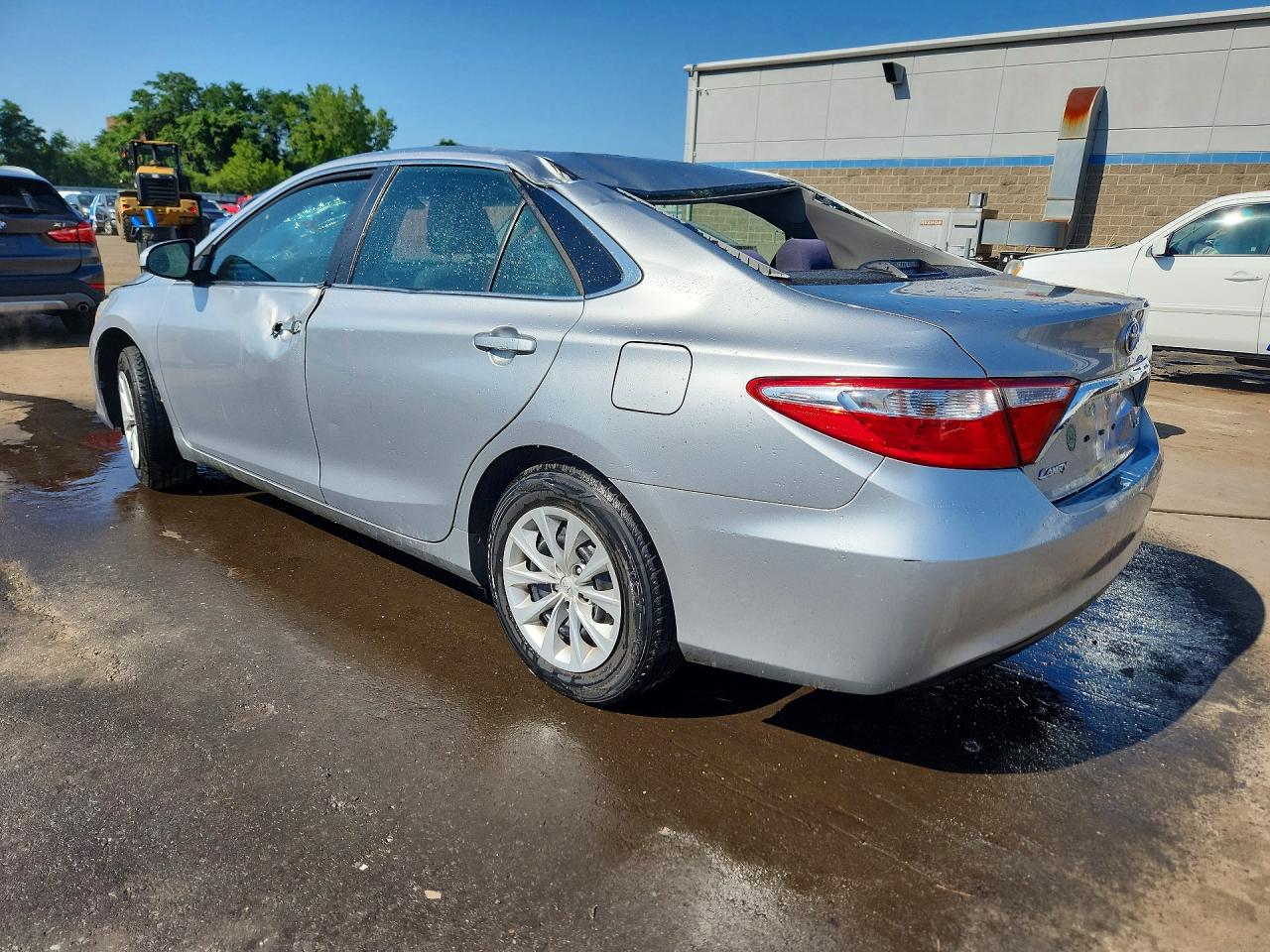 2015 TOYOTA CAMRY LE — снимка 2