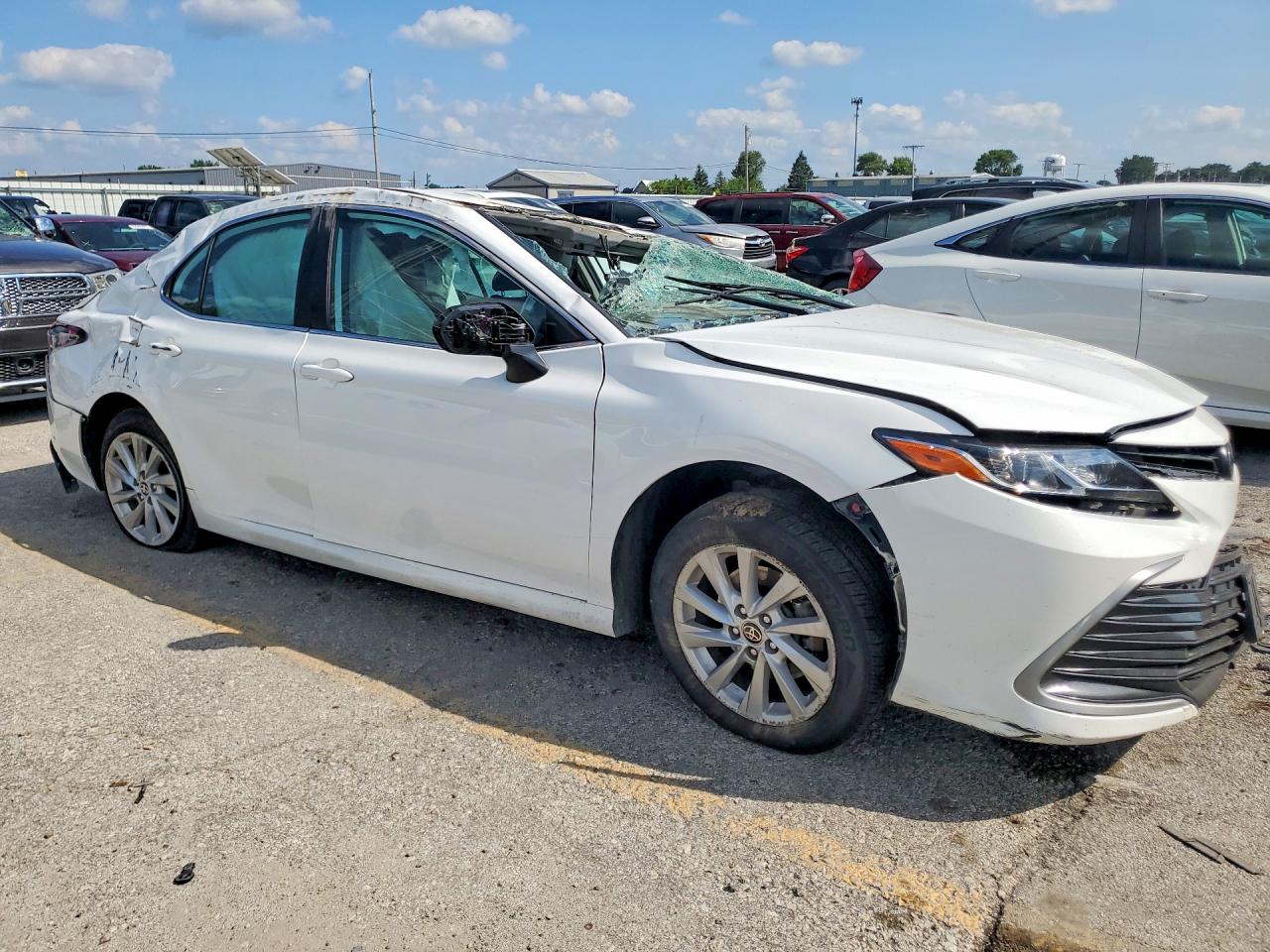 2022 TOYOTA CAMRY LE — снимка 4