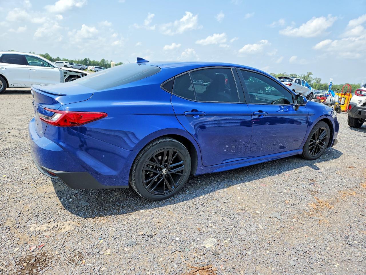 2026 TOYOTA CAMRY SE — снимка 3