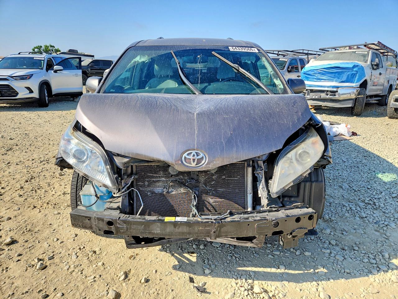 2016 TOYOTA SIENNA LE — снимка 5