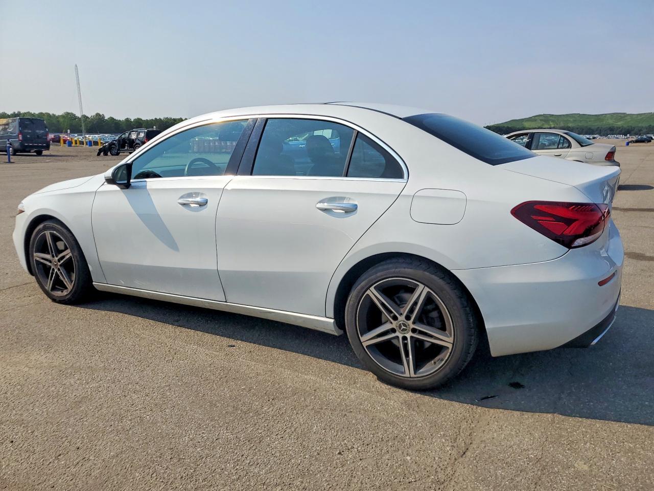 2020 MERCEDES-BENZ A 220 4MATIC — снимка 2